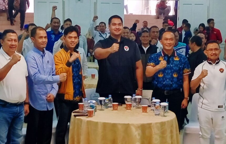 Menteri Pemuda san Olahraga Republik Indonesia (Menpora RI) Dito Ariotedjo memberi apresiasi terselenggaranya Badminkorpri 2023 yang menjadi wadah bagi para pegawai negeri untuk membangun semangat olahraga dan mempererat tali silaturahmi. foto/ist