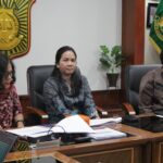 Audiensi antara Pusat Penerangan Hukum dengan Komisi Nasional (Komnas) Perempuan, dalam rangka silaturahmi dan membahas perkara pidana kekerasan terhadap perempuan yang sering terjadi di lingkungan masyarakat, Kamis (30/11). Foto: Dok Puspenkum