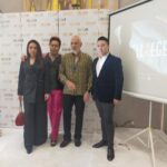 Founder STAY Beauty Clinic, dr. Chandra Lohisto, B MedSc, Dip Cibtac berswafoto pada satu kesempatan saat peluncuran Cell Regen, metode pengobatan memulihkan sel untuk berbagai penyakit dalam tubuh, belum lama ini. Foto: Ist