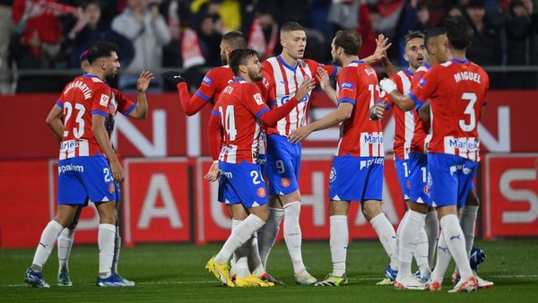 Girona kembali ke puncak klasemen Liga Spanyol usai menang 3-0 atas Deportivo Alaves (Foto: AFP/PAU BARRENA)
