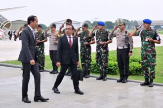 Presiden Joko Widodo (Jokowi) beserta rombongan tiba di Pangkalan TNI AU Halim Perdanakusuma, Jakarta, pada Minggu (3/12) sekitar pukul 10.15 WIB. Foto: Biro Pers Sekretariat Presiden