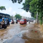 Di kawasan traffick light Hek di Jalan Raya Bogor, Jakarta Timur, yang sebelumnya menjadi titik rawan genangan kini sudah tidak lagi tergenang saat hujan deras dengan intensitas tinggi. Foto: Dok/ipol.id