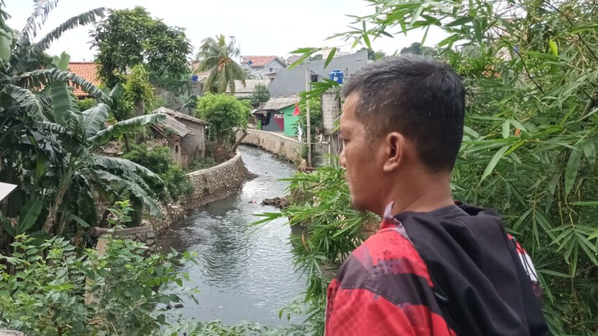 Lokasi terduga pelaku pelajar kelas 2 Sekolah Menengah Pertama (SMP) melakukan aksi bejatnya mencabuli korban anak perempuan di bantaran Kali Cipinang, Cibubur, Ciracas, Jakarta Timur, Selasa (23/1). Foto: Ist