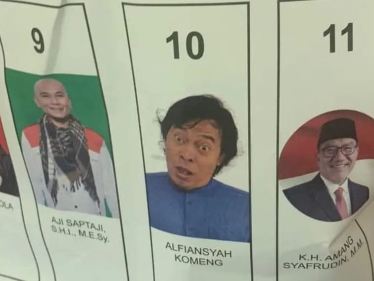 Foto komedian Komeng dikertas suara DPD RI Jawa Barat yang buat netizen melongo. Foto: X, @kegoblokan.unfaedah