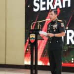 Pangdam I/BB, Mayjen TNI Mochammad Hasan saat memimpin acara Serah Terima Jabatan (Sertijab) Danpomdam I/BB, Kahubdam I/BB, Danyonif 100/PS, Danyonzipur 1/DD, serta Tradisi Korps yang digelar di Balai Prajurit Makodam Bukit Barisan Medan, Senin (26/2/2024). Foto: Pendam I/BB