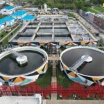 Pengembangan SPALD-T Kota Makassar mulai dikerjakan pada November 2020 meliputi pembangunan IPAL berkapasitas 16.000 m3/hari, pembangunan 1 unit rumah pompa, jaringan air perpipaan sepanjang 9,6 km, serta pemasangan sambungan rumah dan sambungan area komersil.