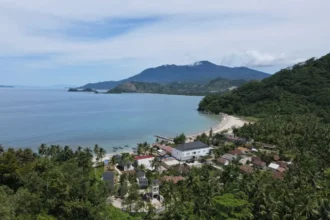 Desa Kelawi di Lampung Selatan dengan oantai pasir putihnya seoanjang 9,8 km. Foto: BRI