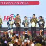 Ketua MPR Bambang Soesatyo bersama Menkominfo Budi Arie Setiadi, Menteri Sekretaris Kabinet Pramono Anung, Ketua Dewan Pers Ninik Rahayu serta Ketua Umum Persatuan Wartawan Indonesia (PWI) Pusat Hendry Ch Bangun, mendampingi Presiden Joko Widodo membuka Puncak Peringatan Hari Pers Nasional 2024. Foto: Ist