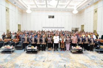 Menteri Agama Yaqut Cholil Qoumas saat membuka Rapat Kerja Bersama Direktorat Jenderal Bimbingan Masyarakat (Bimas) Kristen, Katolik, Hindu, Buddha, dan Pusat Bimbingan dan Pendidikan (Pusbimdik) Khonghucu di Kantor Pusat Kemenag, Thamrin, Jakarta. Foto: Kemenag