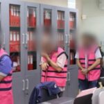 Kejati DKI Jakarta saat hendak menahan empat tersangka korupsi dana pensiun PT Bukit Asam. Foto: Seksi Penkum Kejati DKI Jakarta.