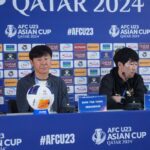 Pelatih Shin Tae-yong saat konferensi pers seusai laga Timnas Indonesia U-23 vs Qatar U-23. Foto: Ist