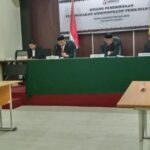 Suasana sidang Pemeriksaan Pelanggaran Administrasi Pemilihan Umum (Pemilu), Majelis Hakim Bawaslu DKI Jakarta memutuskan pelapor dari Partai Demokrat diputus menang, pada Kamis (4/4) siang. Foto: Joesvicar Iqbal/ipol.id