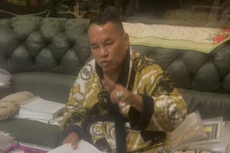 Hotman Paris memanas, sindiran soal cincin berlian dan kualitas otak. Foto: IG, @hotmanparisofficial (tangkap layar)