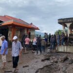 Kondisi permukiman warga dan sarana publik pascabanjir bandang menerjang Kabupaten Agam, Sumatera Barat, Sabtu (11/5). Hingga Minggu (12/5), Tim gabungan bersama Badan Penanggulangan Bencana Daerah (BPBD) Kabupaten Agam dan Badan Nasional Penanggulangan Bencana (BNPB) masih melakukan upaya penanganan darurat. Foto: BPBD Kabupaten Agam