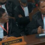 Kuasa hukum caleg incumbent Partai Demokrat, Neneng Hasanah, Nasrullah (kanan) saat persidangan di MK.(Foto dok ipol.id)