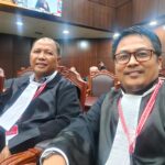 Nasrullah (kiri), Kuasa hukum caleg incumbent, Neneng Hasanah. Foto: Ist