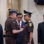 Jaksa Agung ST Burhanuddin saat melantik Jampidum Asep Nana Mulyana di Gedung Utama Kejaksaan Agung, Jakarta, Selasa (11/6/2024). Foto: Puspenkum Kejaksaan Agung