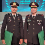 Divpropam Polri Iptu I Putu Novi Candra Kurniawan, Dipl.PIL., S.Tr.K., S.l.K., dan personel Polda Sumatera Barat Iptu Andi Muhammad Nurfadli, Dipl.PIL., S.Tr.K., S.I.K., yang akan menerima Pin Emas dari Kapolri. Foto: Polri