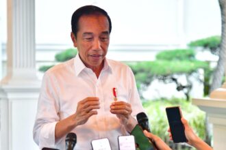 Presiden Jokowi memberikan keterangan pers di Istana Merdeka, Jakarta. Foto: BPMI Setpres