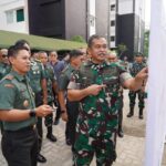 Kepala Staf Angkatan Darat (Kasad) Jenderal TNI Maruli Simanjuntak saat melakukan Ground Breaking pembangunan Mess Bintara dan Tamtama yang diperuntukkan bagi para pengemudi satuan di lingkungan Markas Besar Angkatan Darat (Mabesad), di Pejambon, Jakarta Pusat, Selasa (2/7/2024). Foto: Dispenad