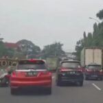 Video pengendara Daihatsu Sigra ugal-ugalan di Kota Tangerang. Foto: IG, @ciledug24jam (tangkap layar)